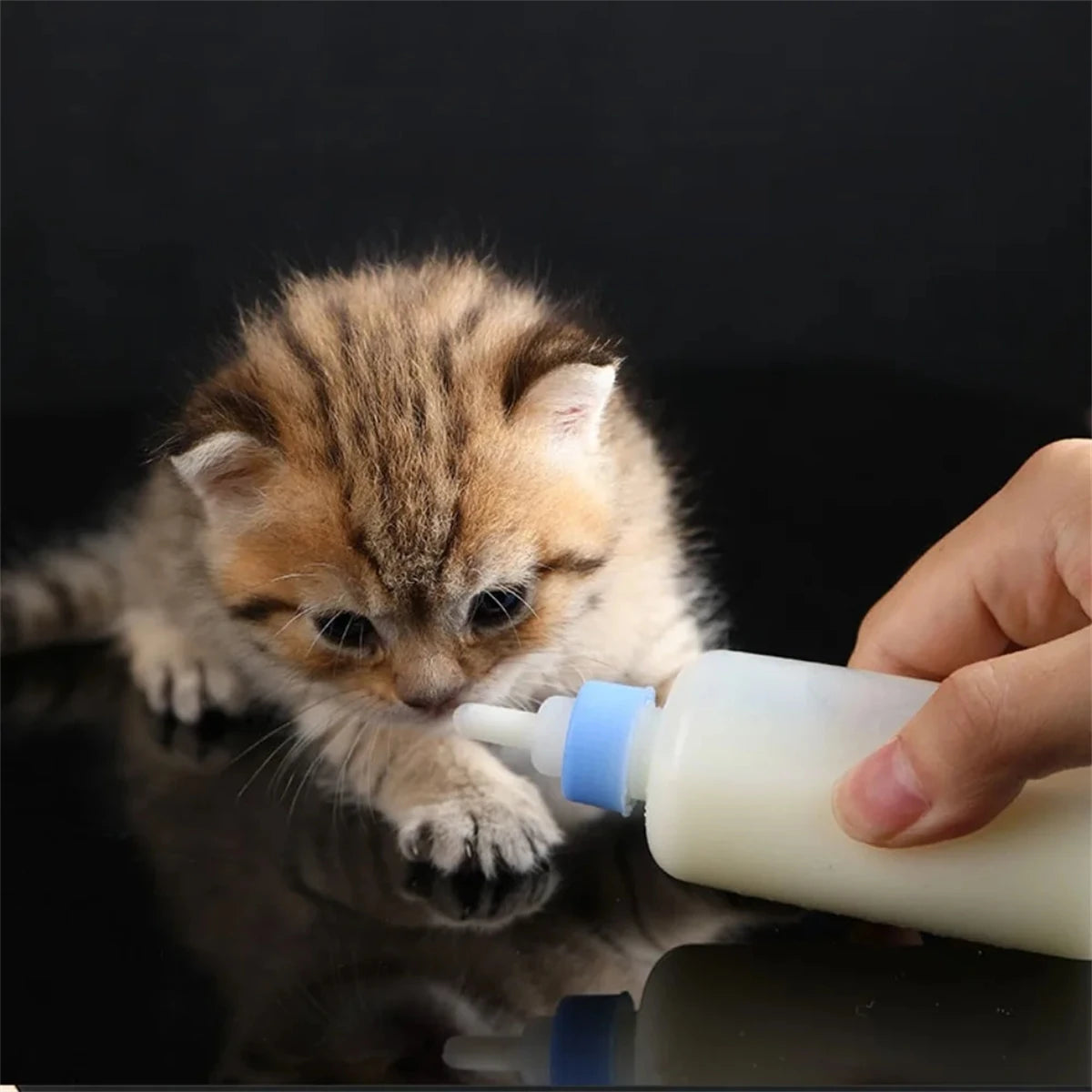 1 Set 50cc Pet Cat Milk Bottle Dog Cat Silicone Milk Bottle Portable Kitten Feeding Drinking Water Milk Nursing Bottle Red/Blue